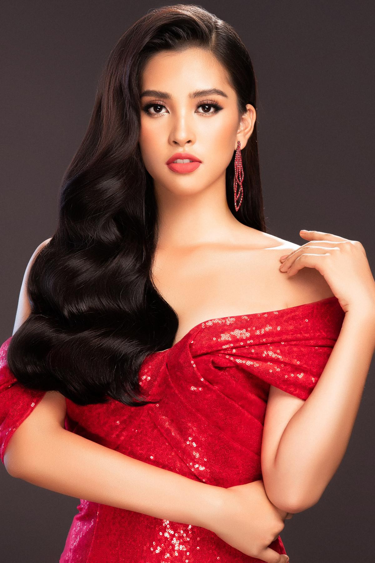 Tiết lộ 4 bộ váy dạ hội đẹp như mơ được Tiểu Vy mang đến Miss World 2018 Ảnh 8