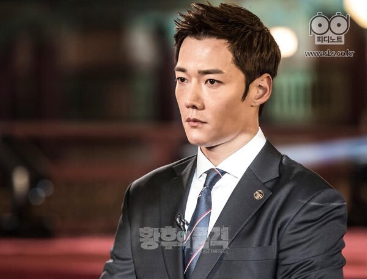 Choi Jin Hyuk sẽ tham dự họp báo 'The Last Empress' sau khi khâu 30 mũi do tai nạn hôm qua Ảnh 1