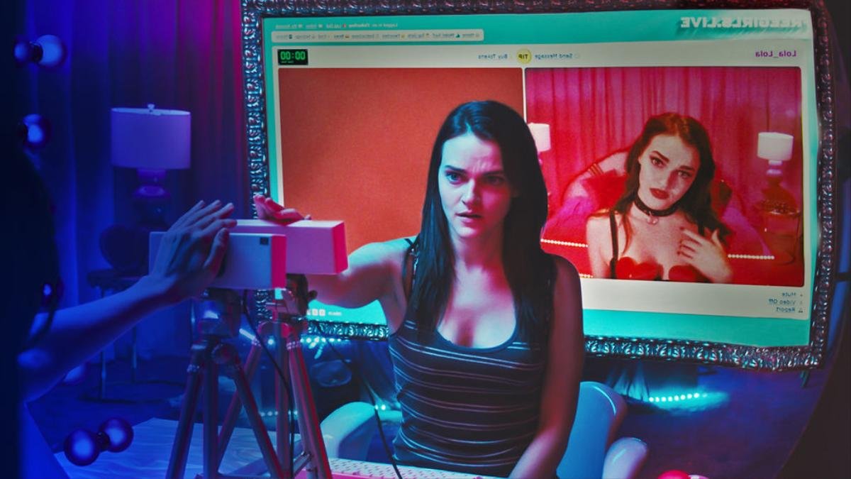 Phim kinh dị mới nhất của Netflix - 'Cam': Đâu là ranh giới giữa thực và ảo? Ảnh 4