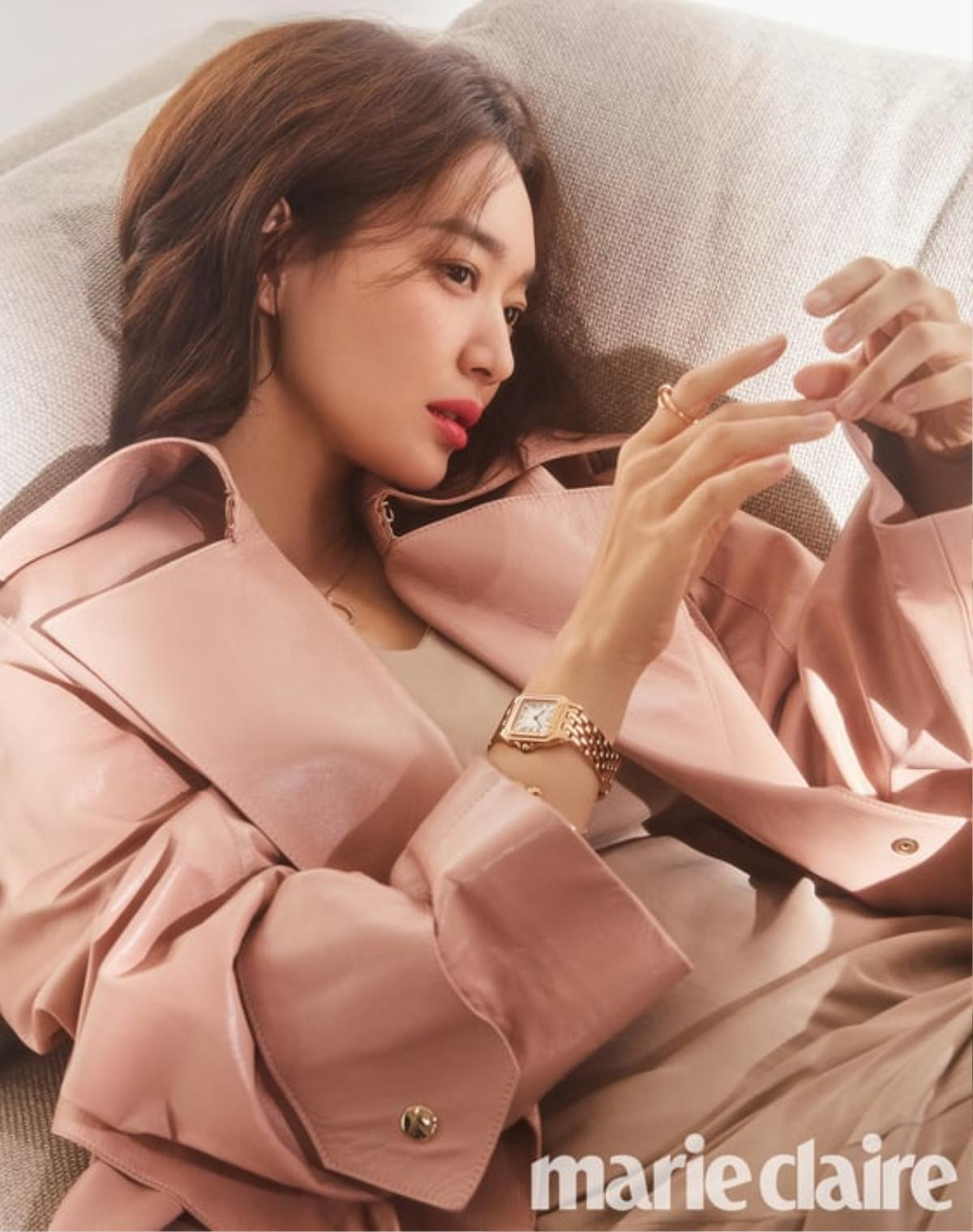 Shin Min Ah: 'Tôi luôn tìm kiếm niềm vui để mình được hạnh phúc' Ảnh 6