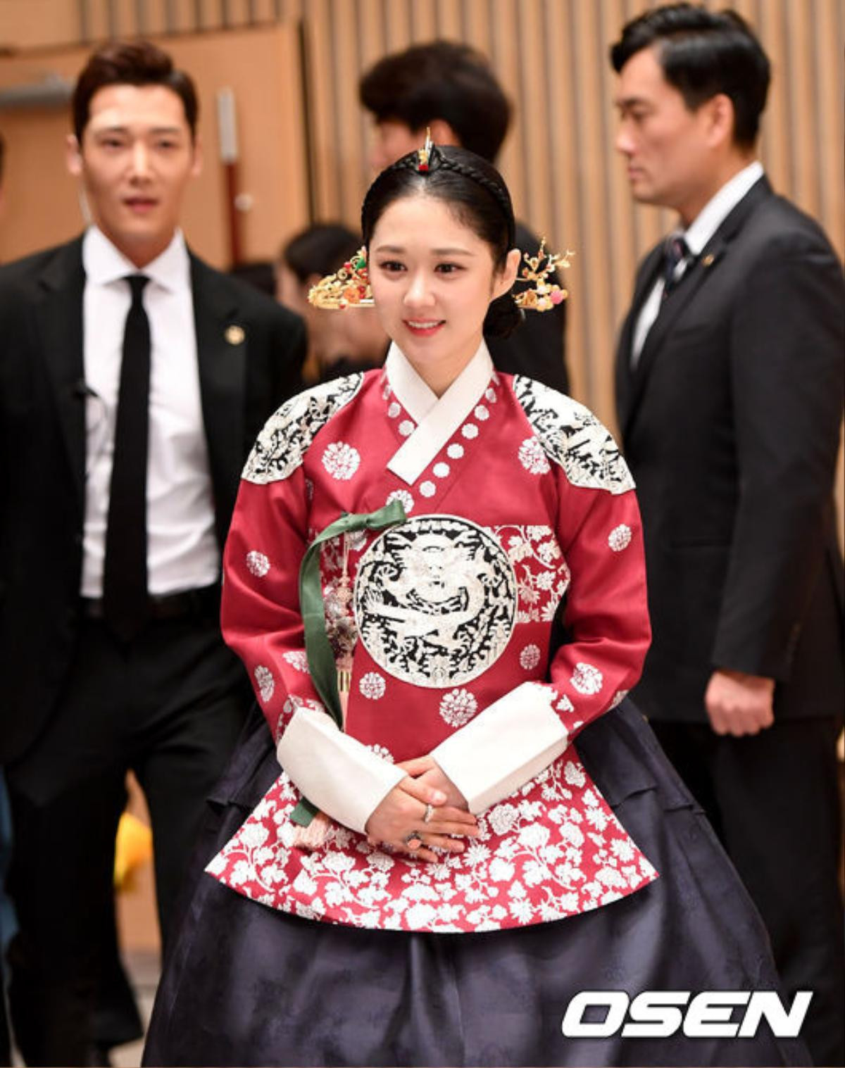 Jang Nara 'hớp hồn' với vẻ ngoài trẻ đẹp tại họp báo 'The Last Empress', khán giả Hàn khen ngợi hết lời Ảnh 11