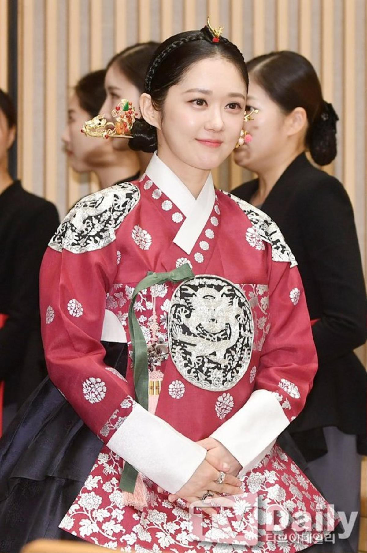 Jang Nara 'hớp hồn' với vẻ ngoài trẻ đẹp tại họp báo 'The Last Empress', khán giả Hàn khen ngợi hết lời Ảnh 6