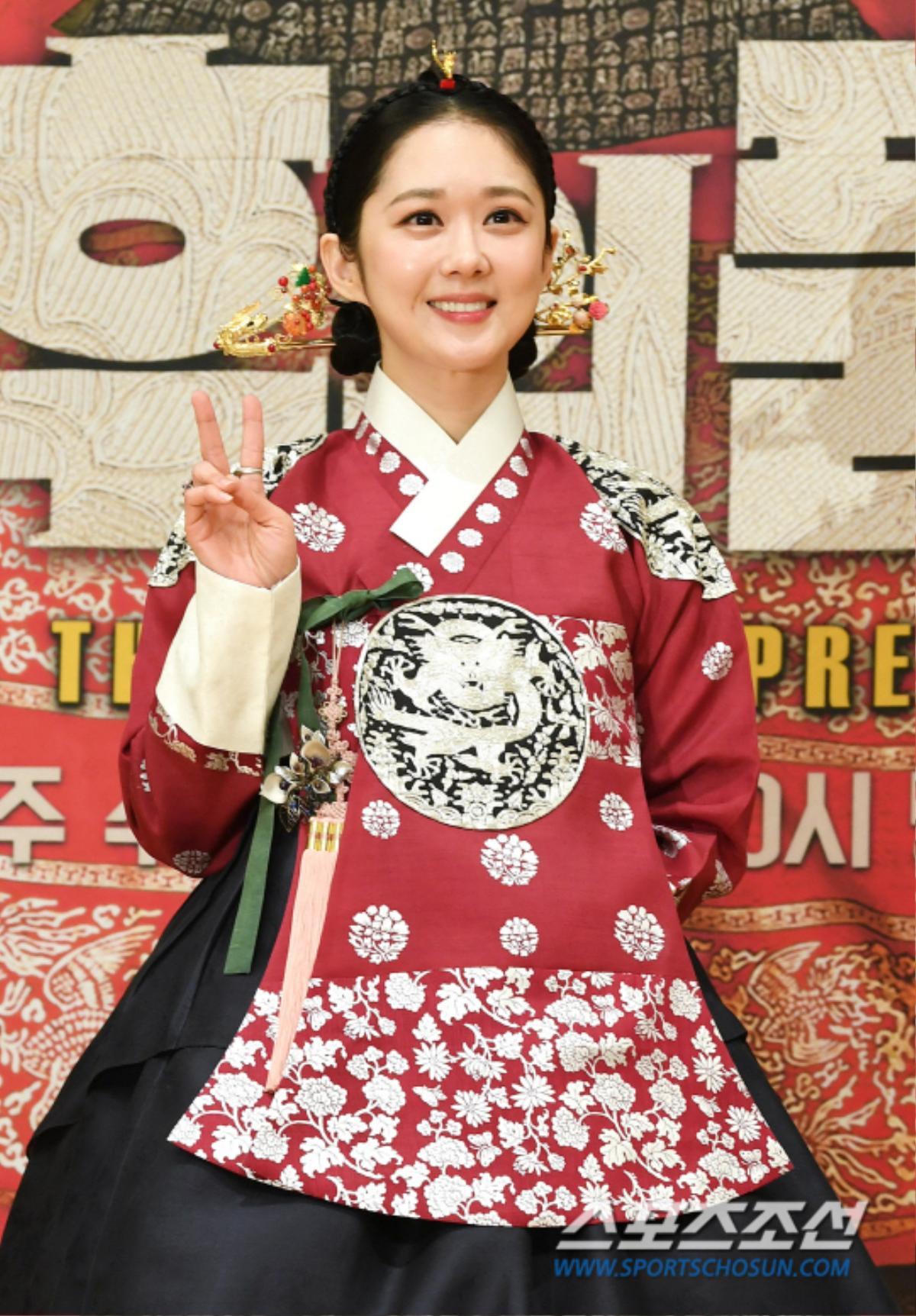 Jang Nara 'hớp hồn' với vẻ ngoài trẻ đẹp tại họp báo 'The Last Empress', khán giả Hàn khen ngợi hết lời Ảnh 13