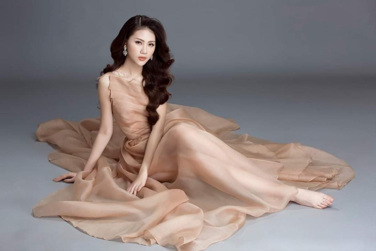 Đang thi Miss World tại Trung Quốc, Tiểu Vy vẫn 'hack não' fan khi đụng hàng cả loạt mỹ nhân Việt Ảnh 8