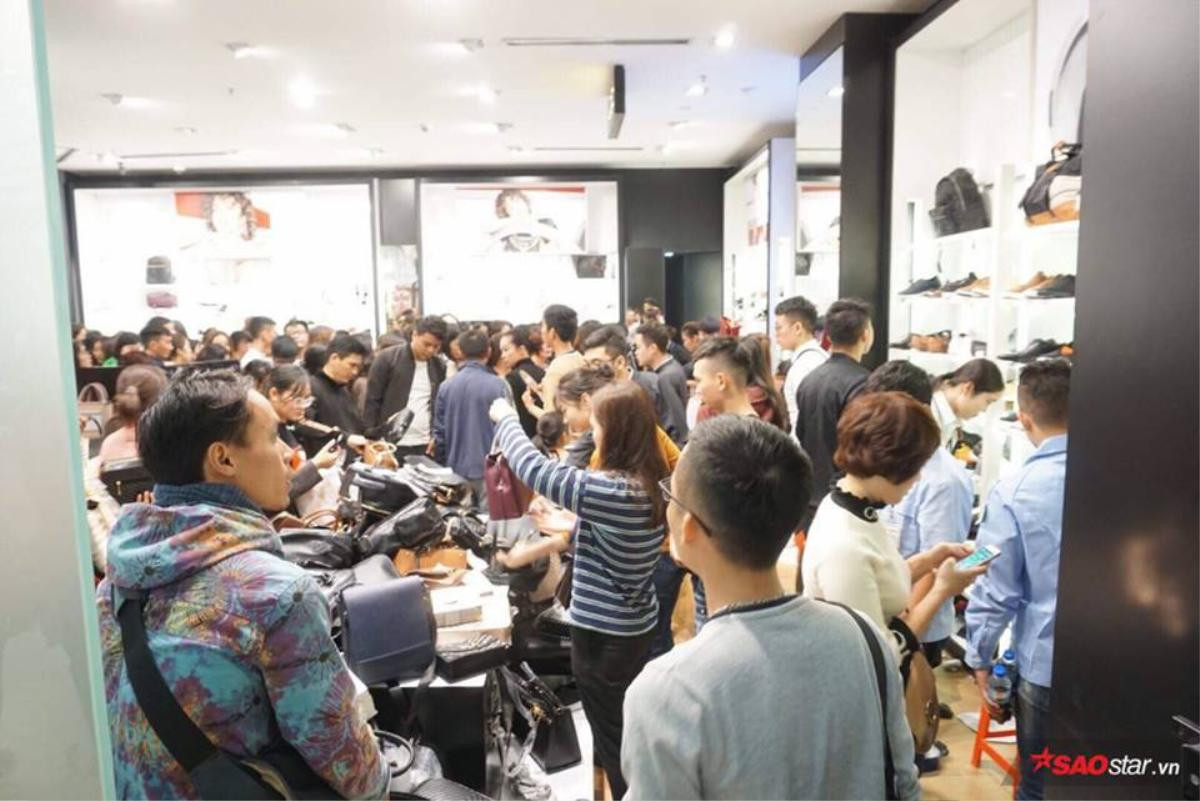 Chen chân kín đặc ngày Black Friday, nhiều nơi 'thất thủ' Ảnh 13