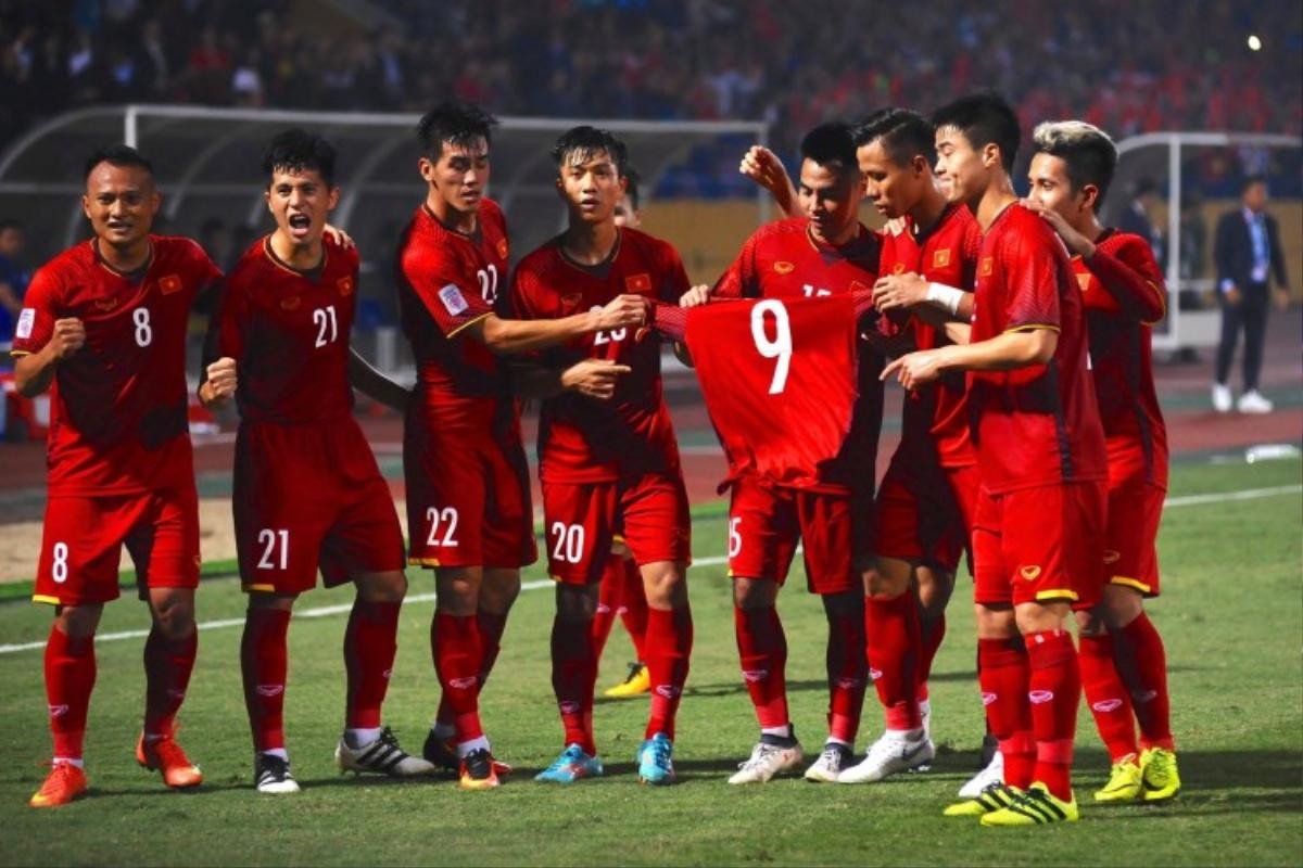 Chúc mừng thầy trò ông Park Hang Seo và hoan hô truyền hình Việt Nam tại AFF Cup 2018 Ảnh 1