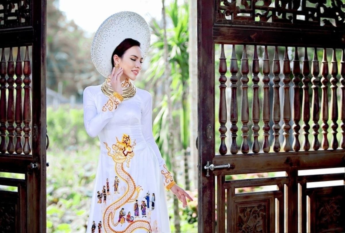 Hoàng Bào của Minh Tú vừa lộ diện, fan phát hiện 'Con Rồng cháu Tiên' từng thảm bại ở Miss Supranational Ảnh 9