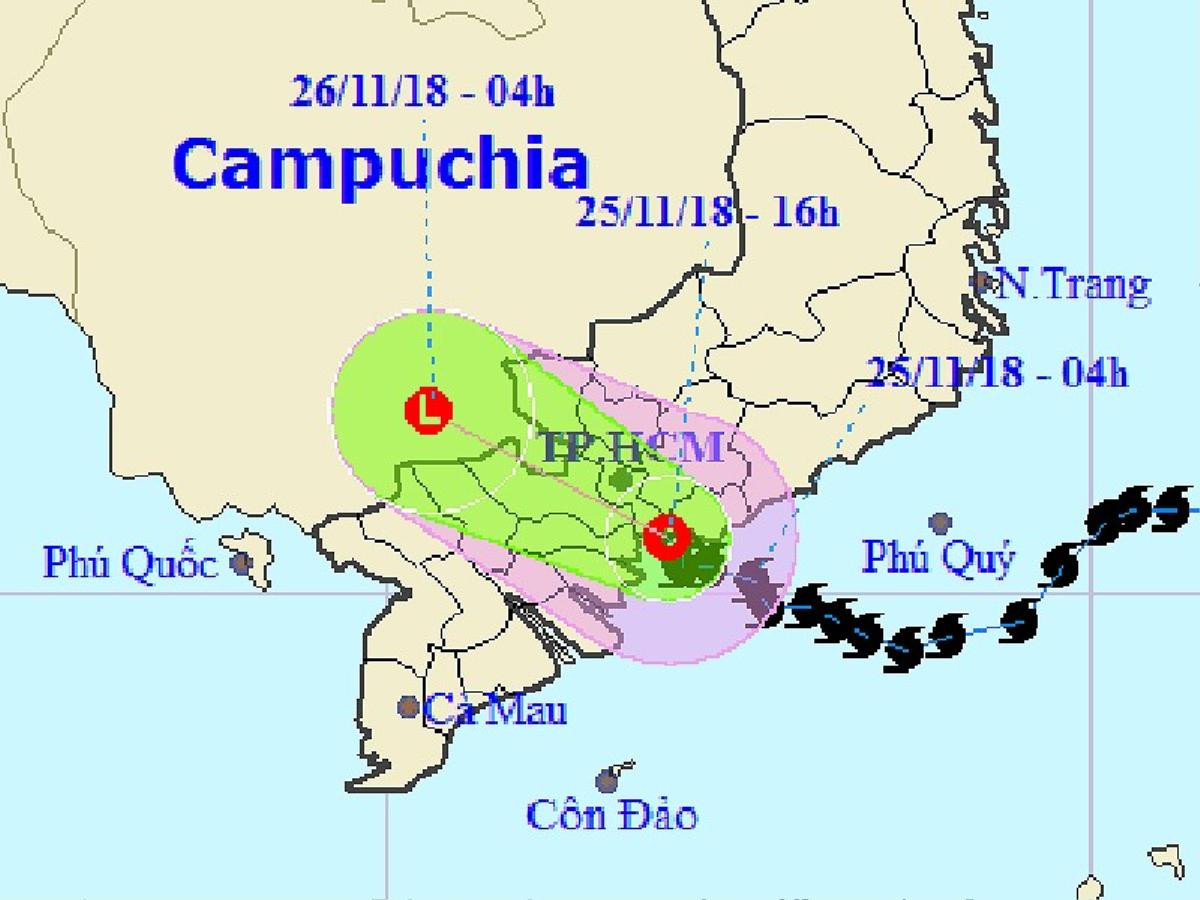 Sau khi càn quét ở Việt Nam, bão số 9 đã suy yếu thành vùng áp thấp tiếp tục di chuyển sang Campuchia Ảnh 2