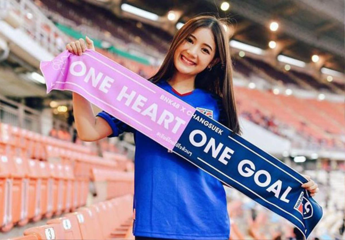 Truyền thông châu Á: Hot girl Việt Nam đẹp nhất AFF Cup 2018 Ảnh 10