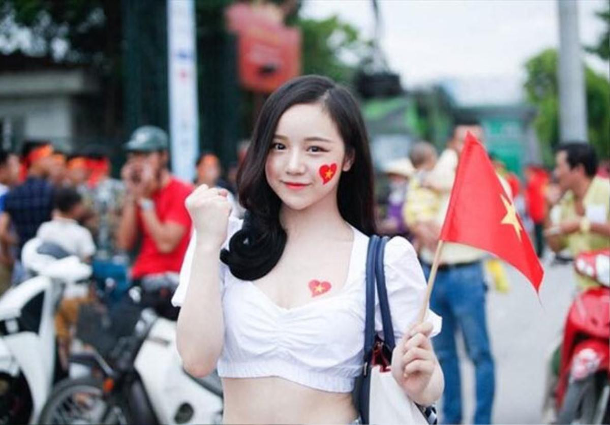 Truyền thông châu Á: Hot girl Việt Nam đẹp nhất AFF Cup 2018 Ảnh 2