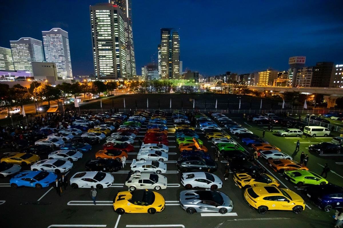 Giới nhà giàu Nhật Bản dùng hàng trăm siêu xe Lamborghini thắp sáng cả thành phố Yokohama Ảnh 22