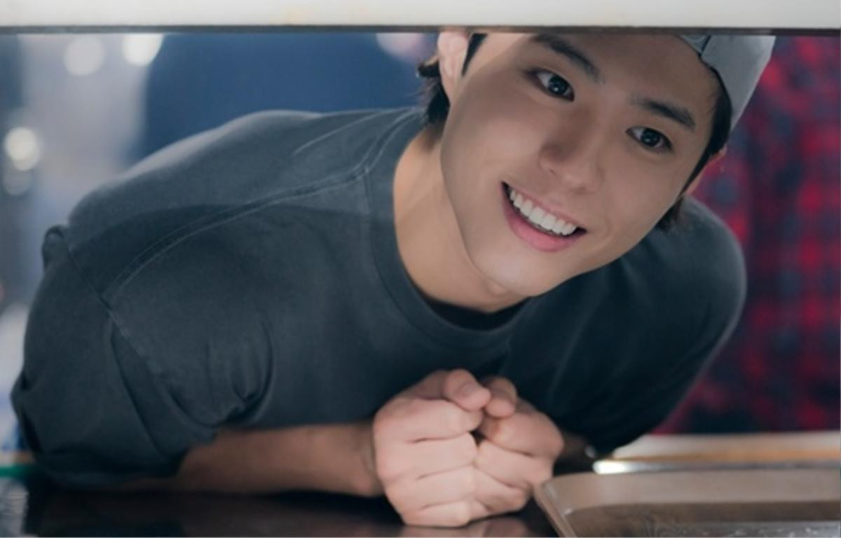 Còn 1 ngày nữa sẽ chiếu, 'Encounter' tung loạt ảnh hồn nhiên, đáng yêu Park Bo Gum chơi đùa với trẻ con Ảnh 1