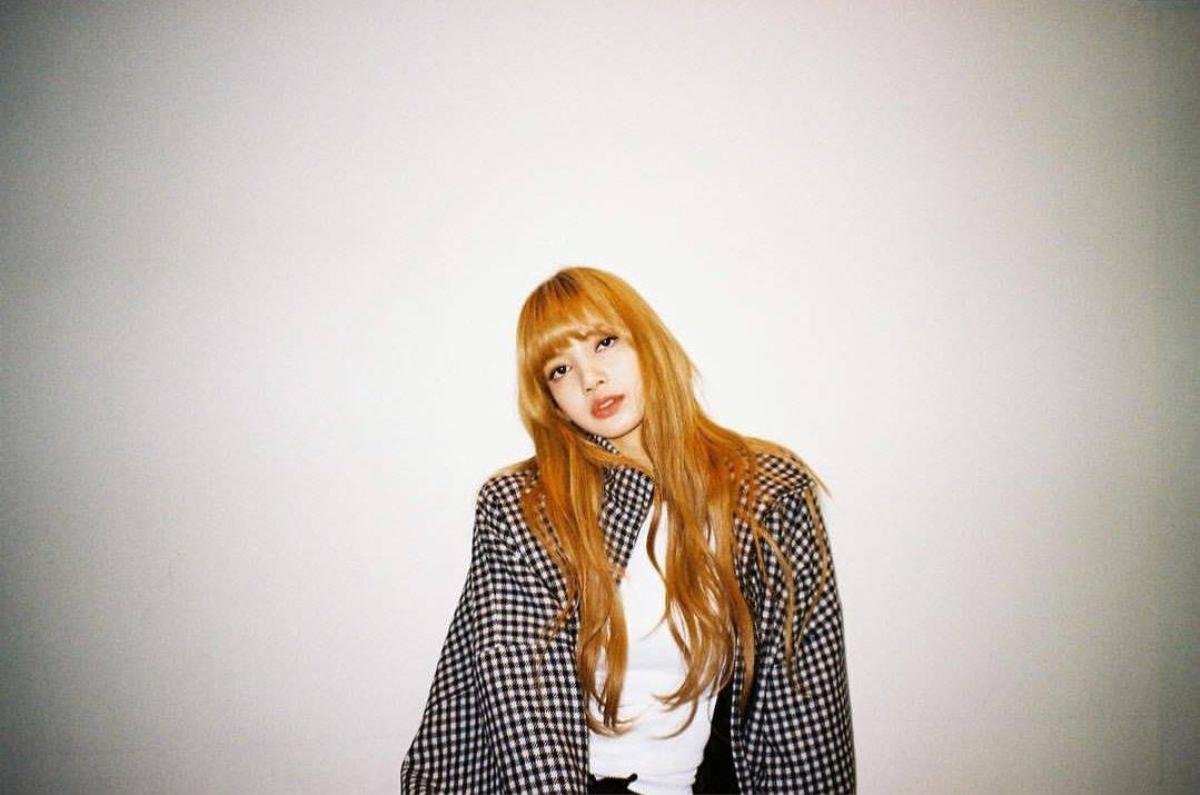 Lisa (Black Pink) bất ngờ 'xuống tóc' xinh đẹp trong lúc dư luận đang 'chĩa mũi nhọn' vào thành viên Jennie Ảnh 1