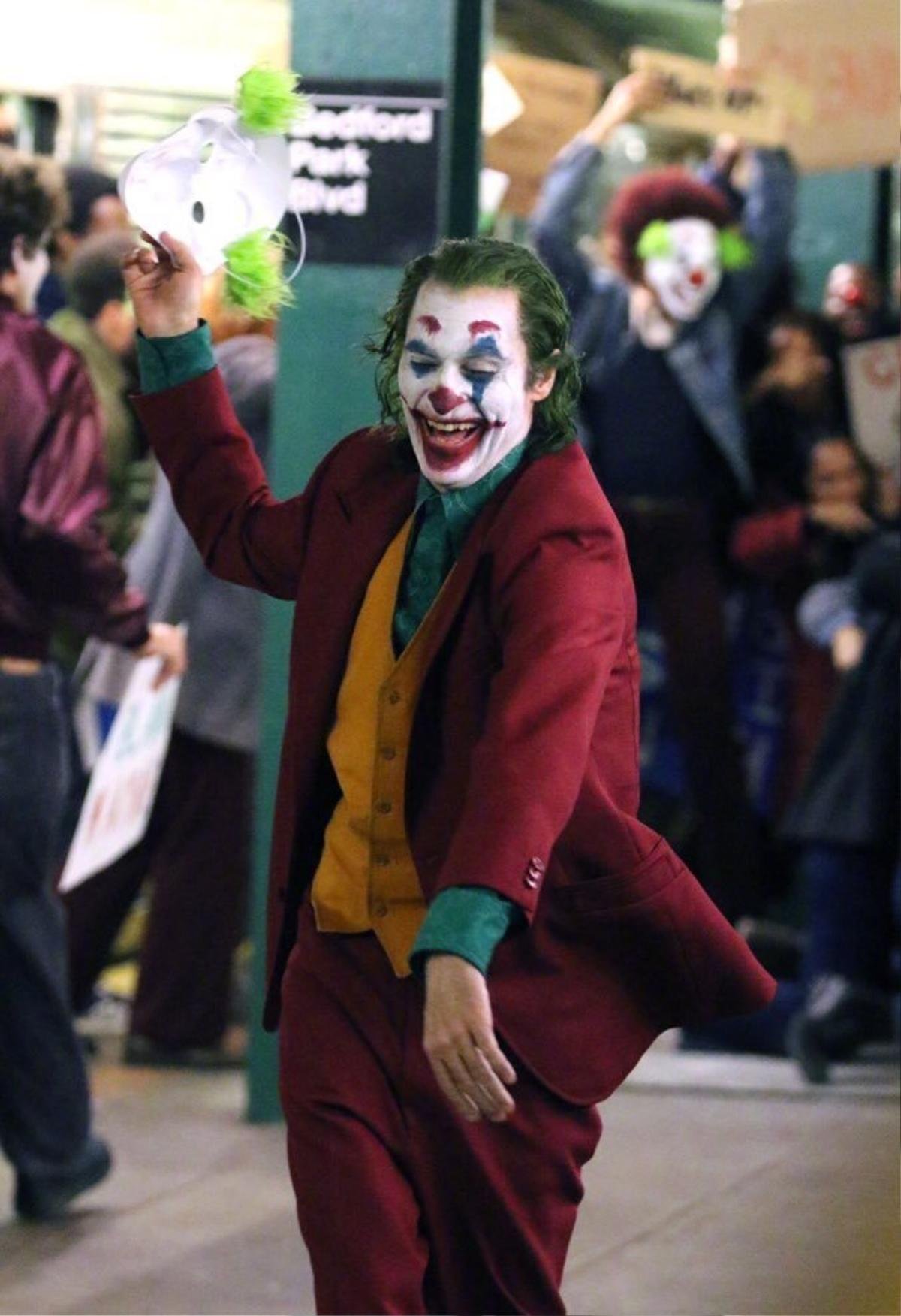 'Joker 2019': Một loạt các bức hình mới đã gửi Joaquin Phoenix đến nghĩa trang lạnh lẽo? Ảnh 4