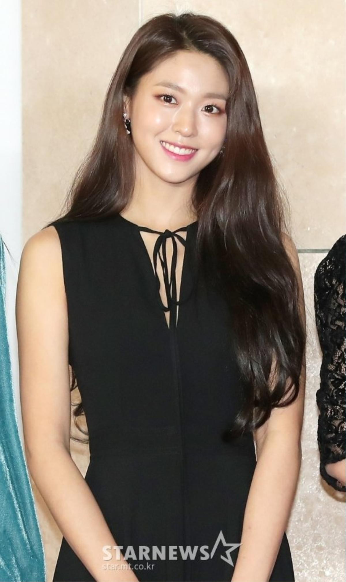 Seolhyun (AOA) thắng giải tại 'Asia Artist Awards 2018', khán giả Hàn: 'Cô và Suzy diễn tệ như nhau, không xấu hổ hả?' Ảnh 1