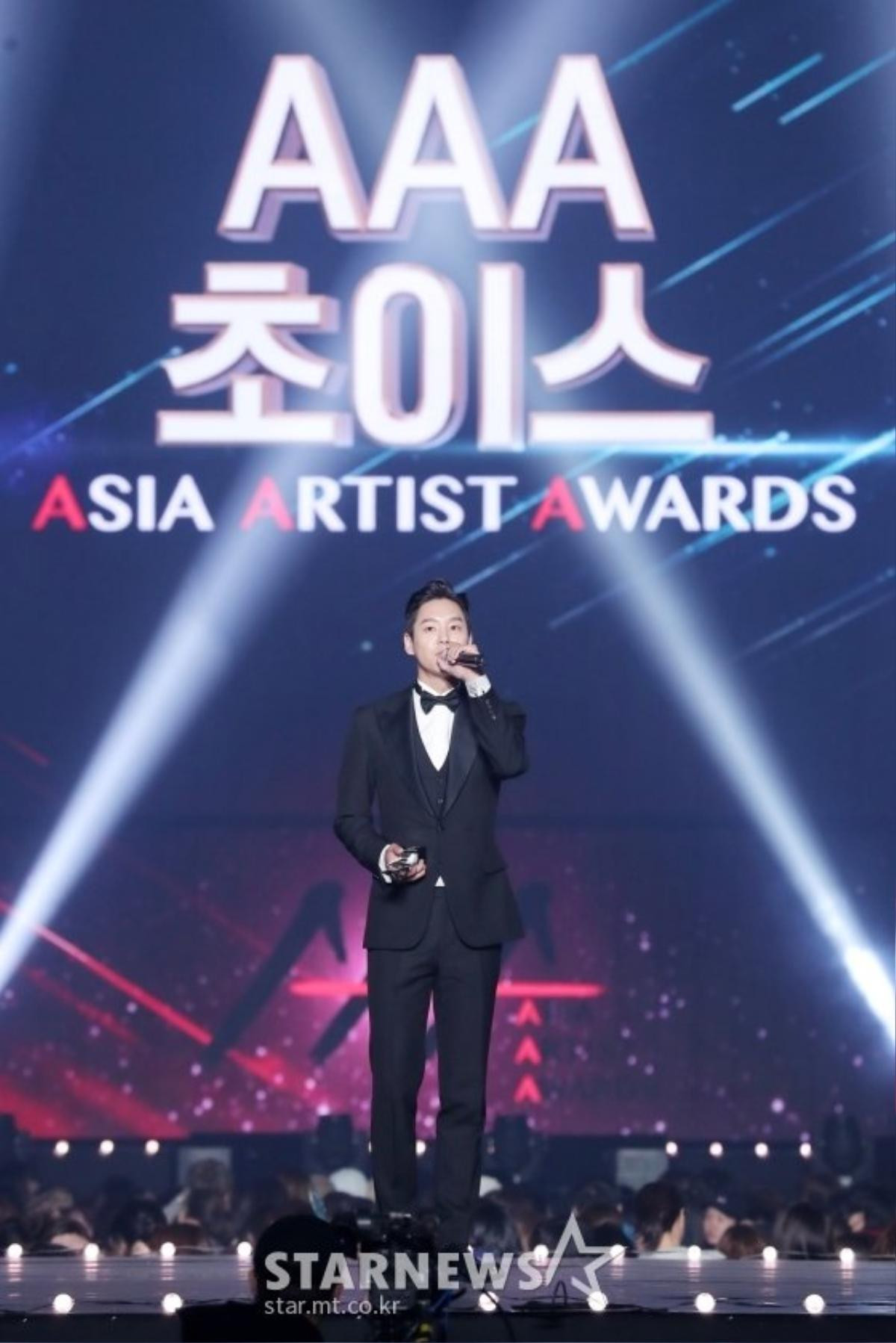 Kết quả 'Asia Artist Awards 2018' gây tranh cãi: Lee Byung Hun - IU 'gom' 4 cúp, Ha Jung Woo 3 cúp Ảnh 21