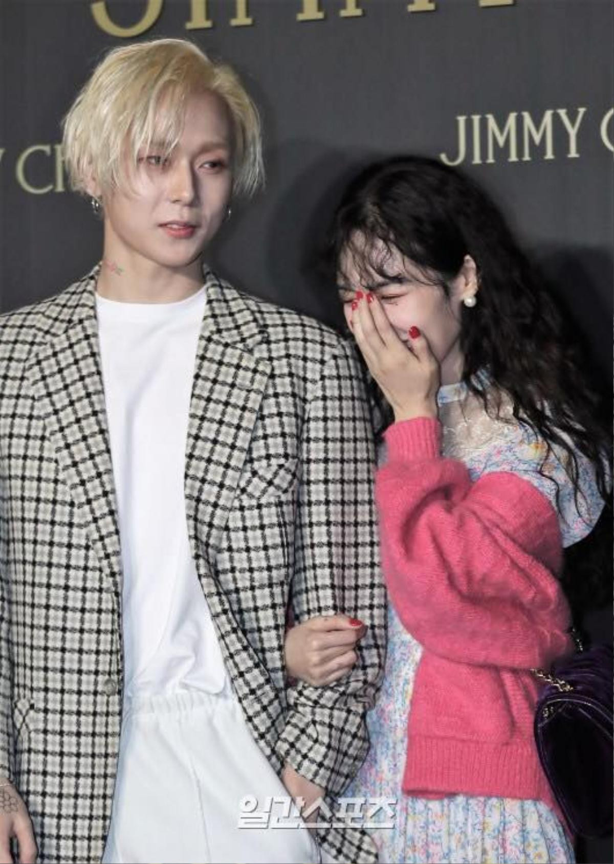 Lần đầu xuất hiện cùng nhau sau khi công khai hẹn hò, HyunA 'e ấp' bên E’Dawn tại sự kiện ở Gangnam Ảnh 3