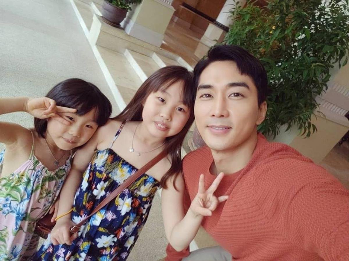 Gần một năm chia tay Lưu Diệc Phi, Song Seung Heon bận 'tối mặt' cũng có ngày xuất hiện ở Việt Nam Ảnh 5