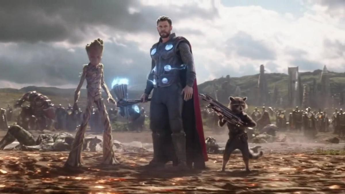 'Avengers: Infinity War': Chiếc rìu Stormbreaker của Thor lẽ ra đã không thể bổ vào người Thanos Ảnh 4