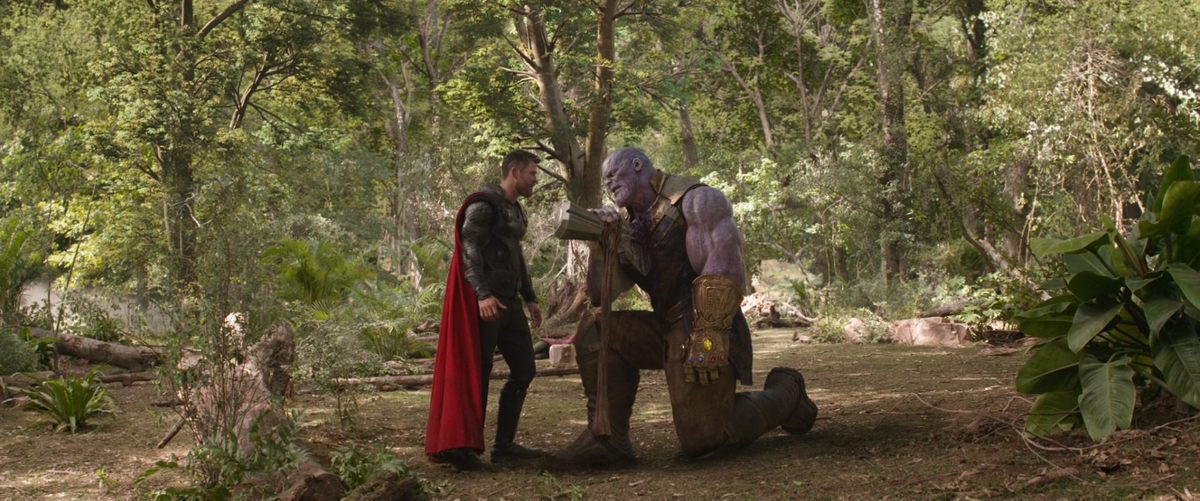 'Avengers: Infinity War': Chiếc rìu Stormbreaker của Thor lẽ ra đã không thể bổ vào người Thanos Ảnh 8