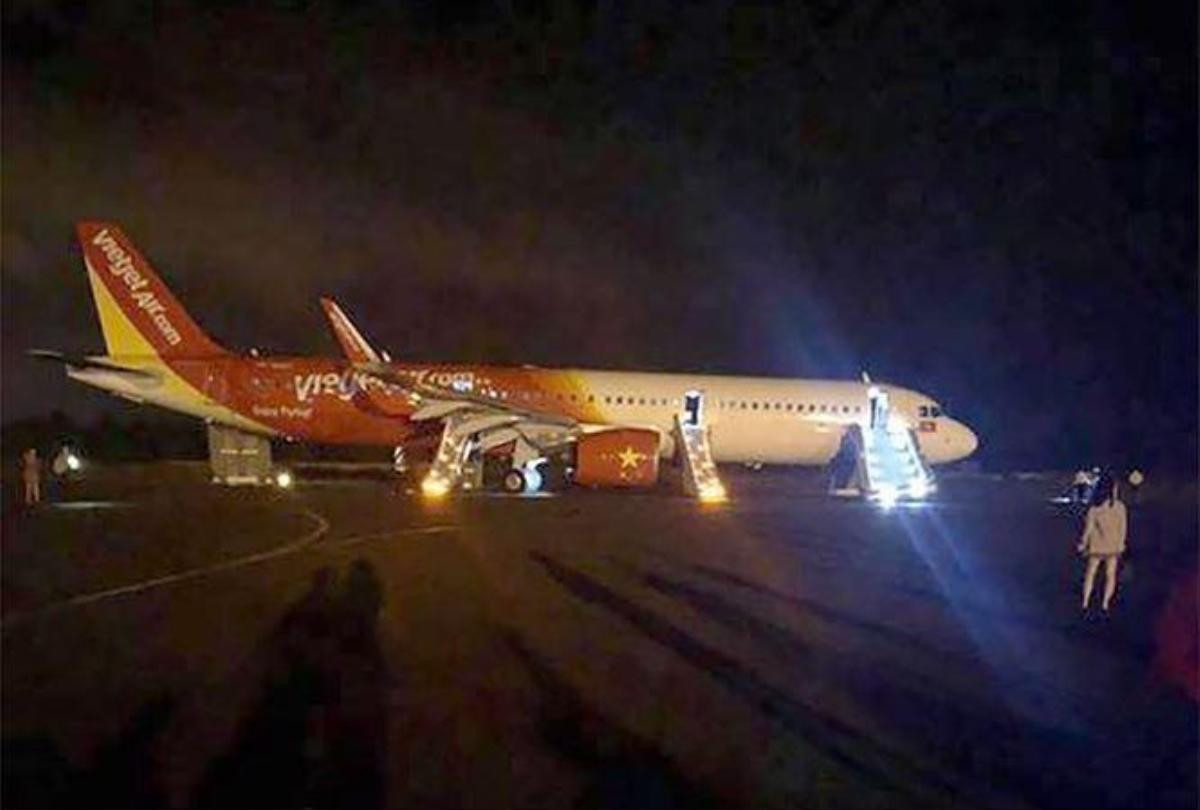 Hàng trăm hành khách hoảng sợ la hét vì máy bay Vietjet gặp sự cố nghiêm trọng khi hạ cánh tại sân bay Buôn Ma Thuột Ảnh 1