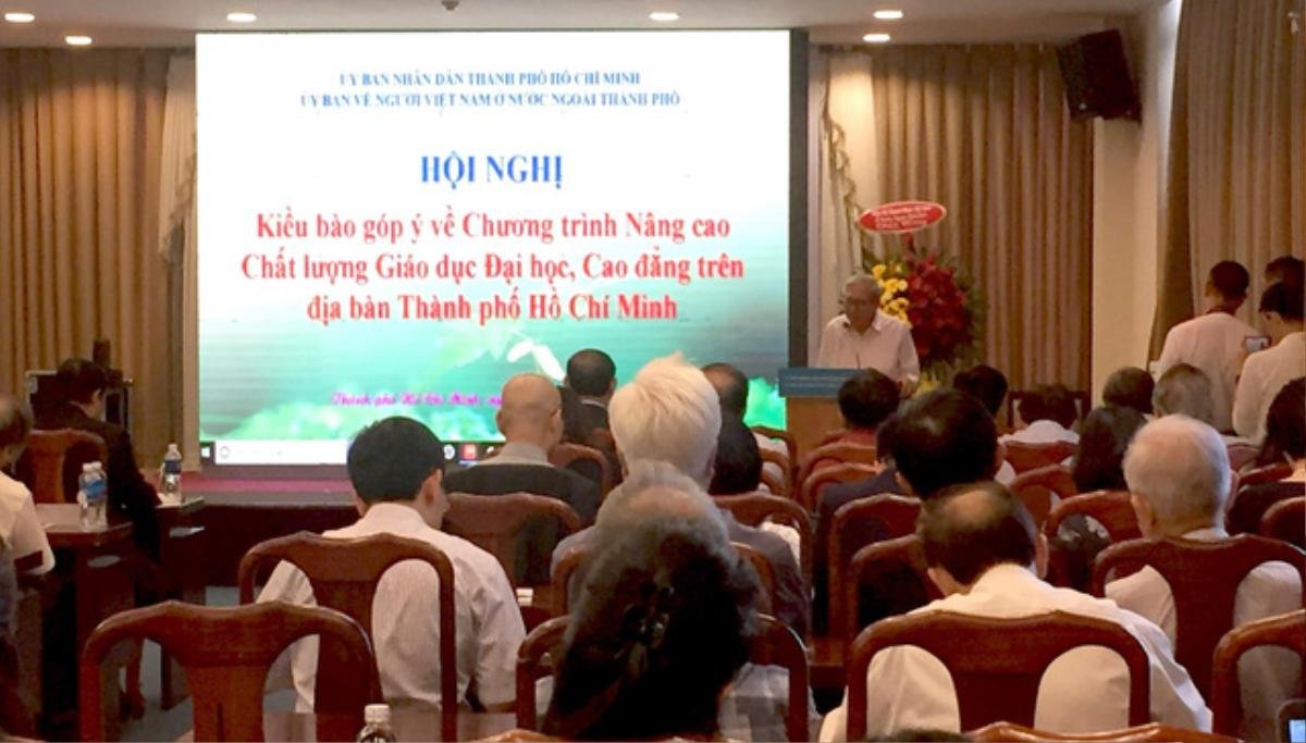 'Sinh viên nhiều trường ĐH phải ngồi ngoài hành lang học' Ảnh 4