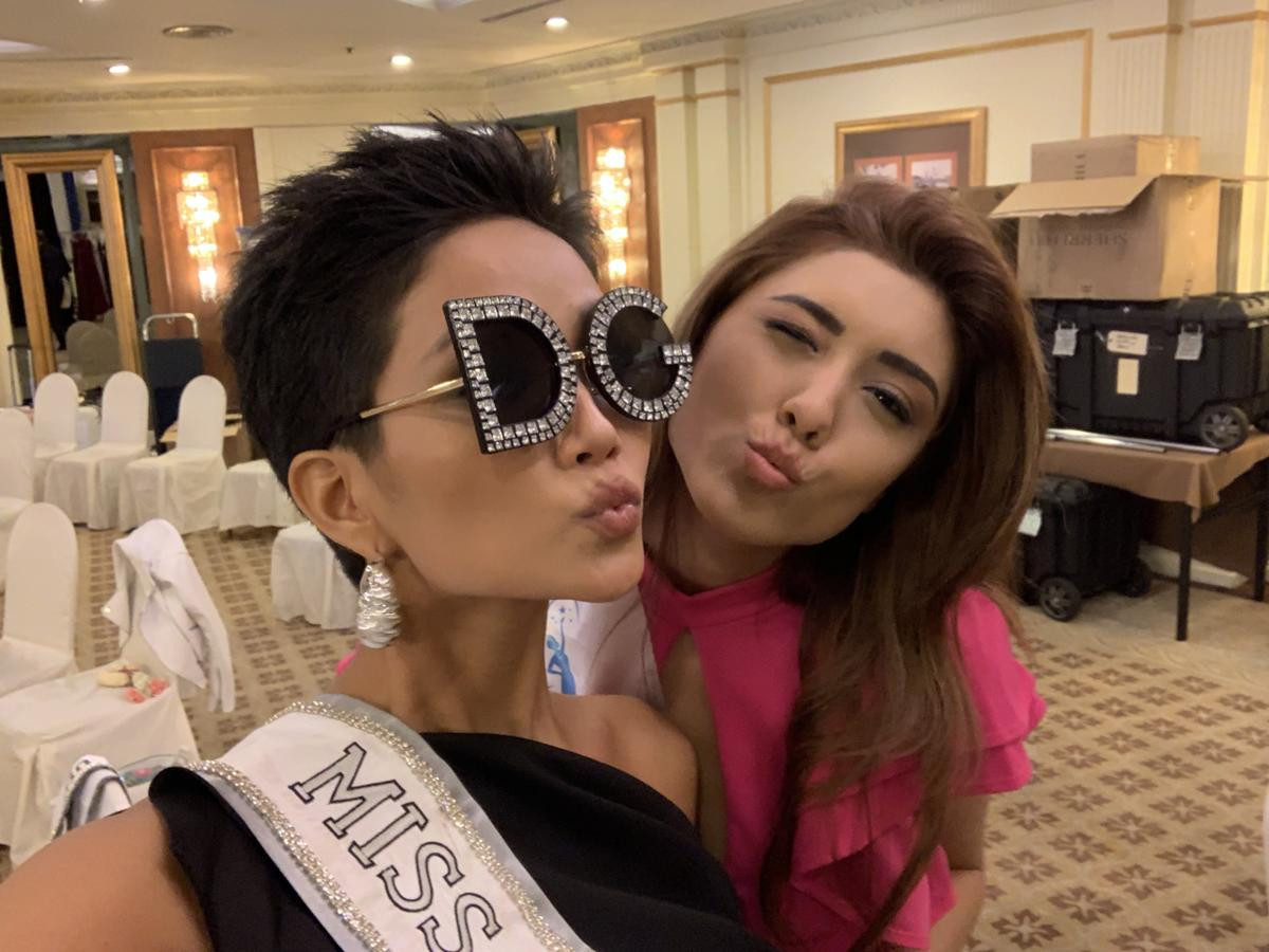 Vừa nhập cuộc Miss Universe, H'Hen Niê đã 'ngầu tới bến' với cặp màu kinh điển và phụ kiện ấn tượng Ảnh 7