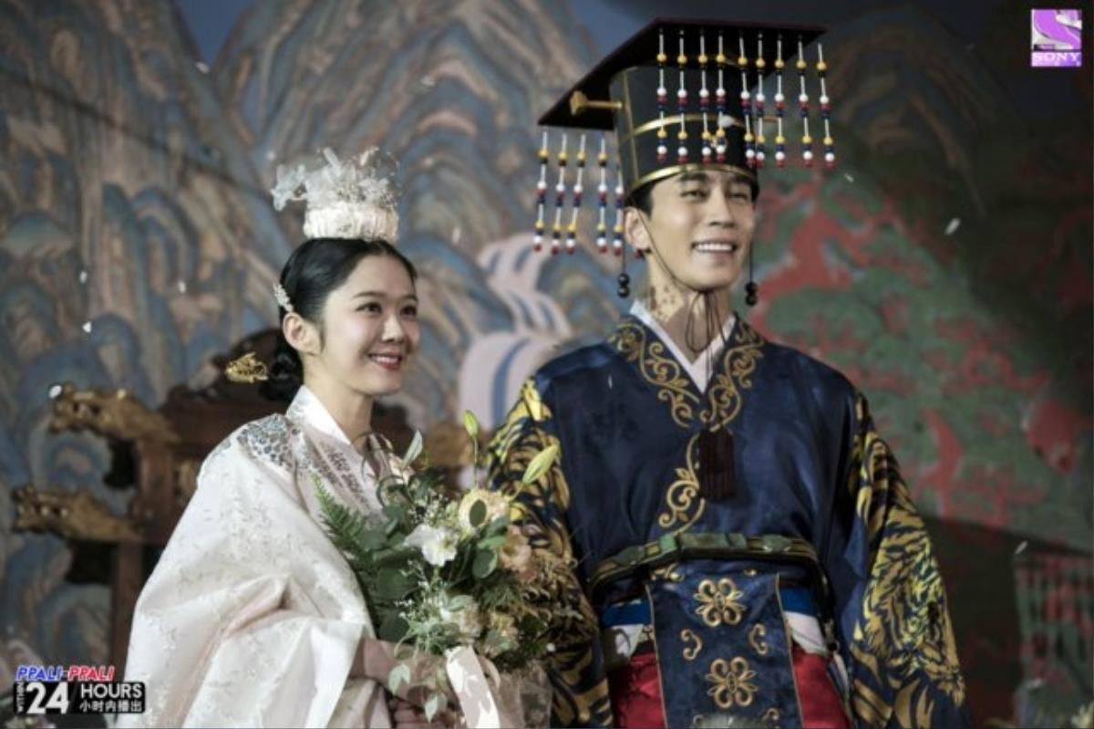 Rating 'The Last Empress' tăng mạnh, bám sát 'Encounter' - Jang Nara được ngợi khen vì nhan sắc và diễn xuất Ảnh 2