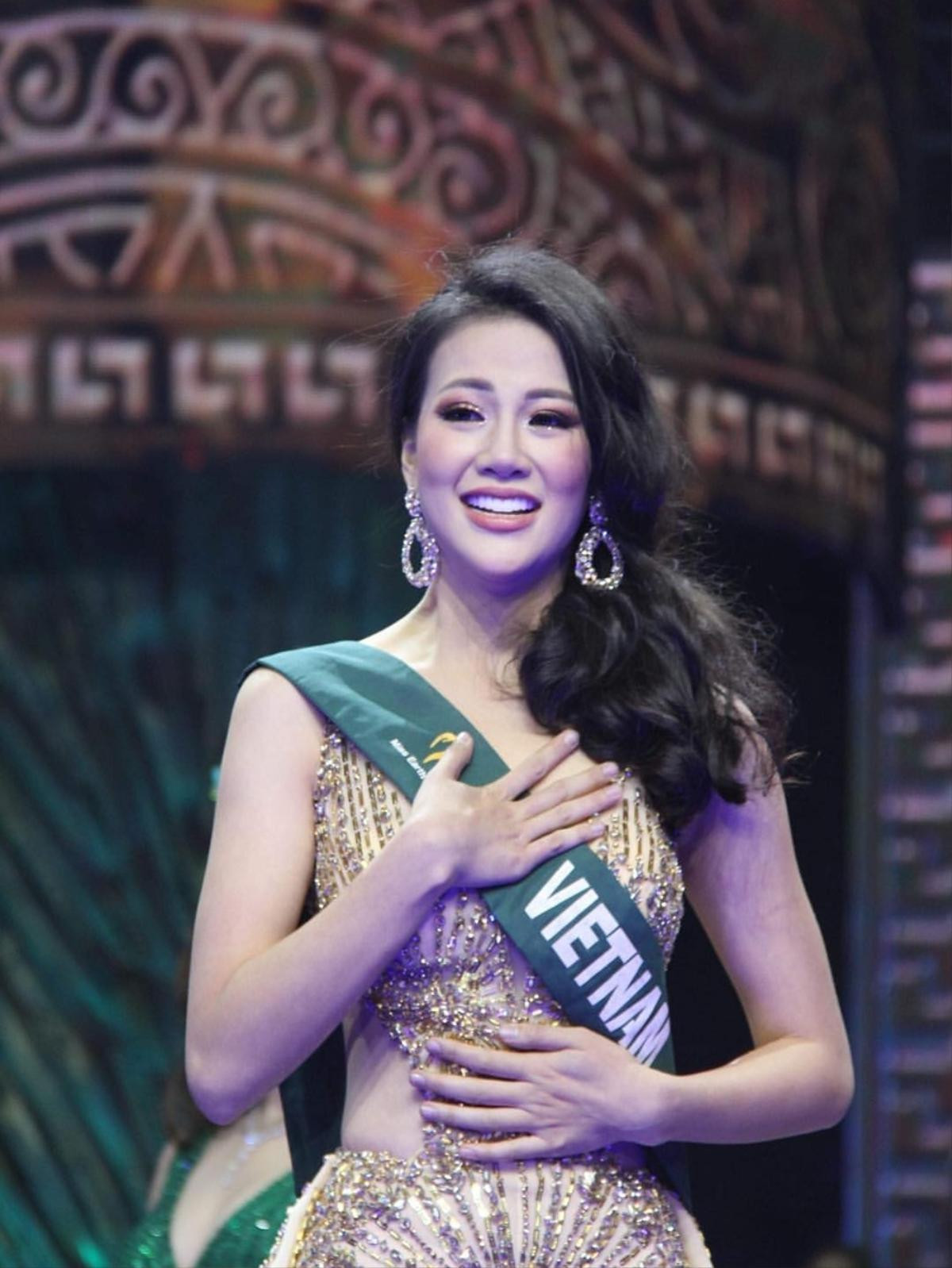 Phương Khánh kể về chung kết Miss Earth: 'Hoa hậu Venezuela ngất xỉu ngay trước mặt tôi' Ảnh 2