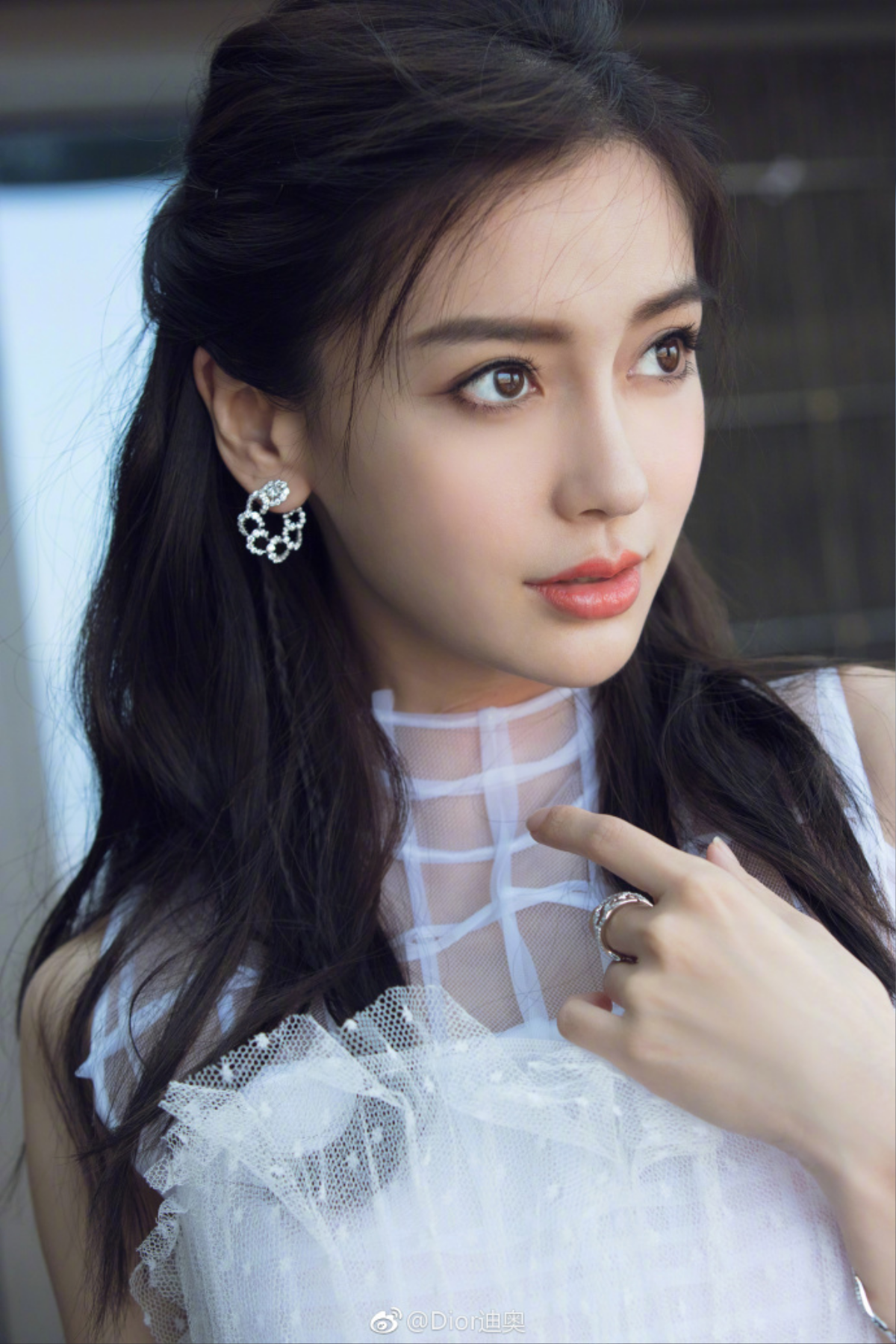 Fan nơm nớp lo sợ thần tượng của mình có tên trong danh sách trốn thuế, Dương Mịch và Angelababy bị nghi ngờ đầu tiên Ảnh 4