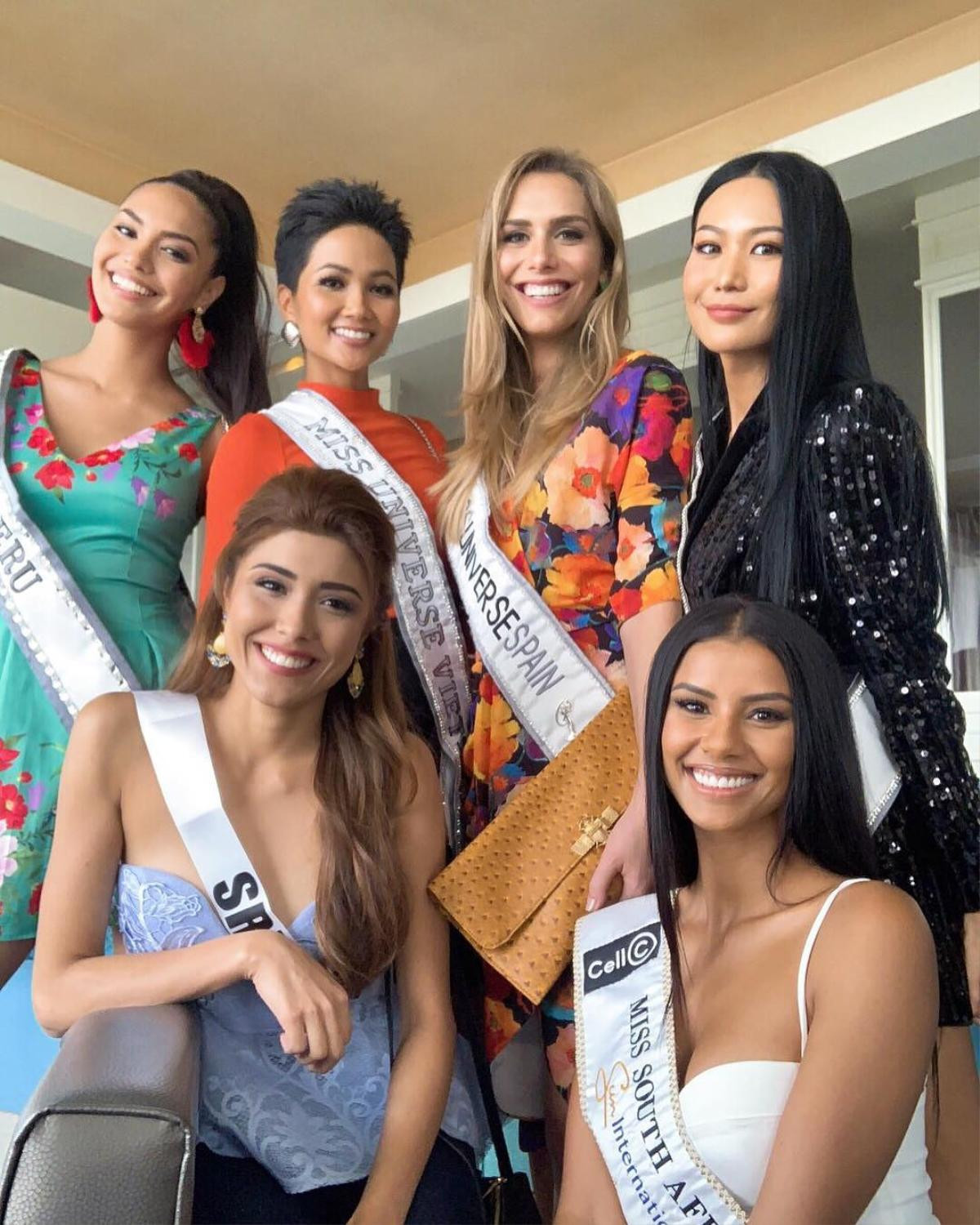 Ngày 2 Miss Universe: H'hen Niê nổi bật nhất dàn với mái tóc cá tính 'độc nhất vô nhị' Ảnh 1