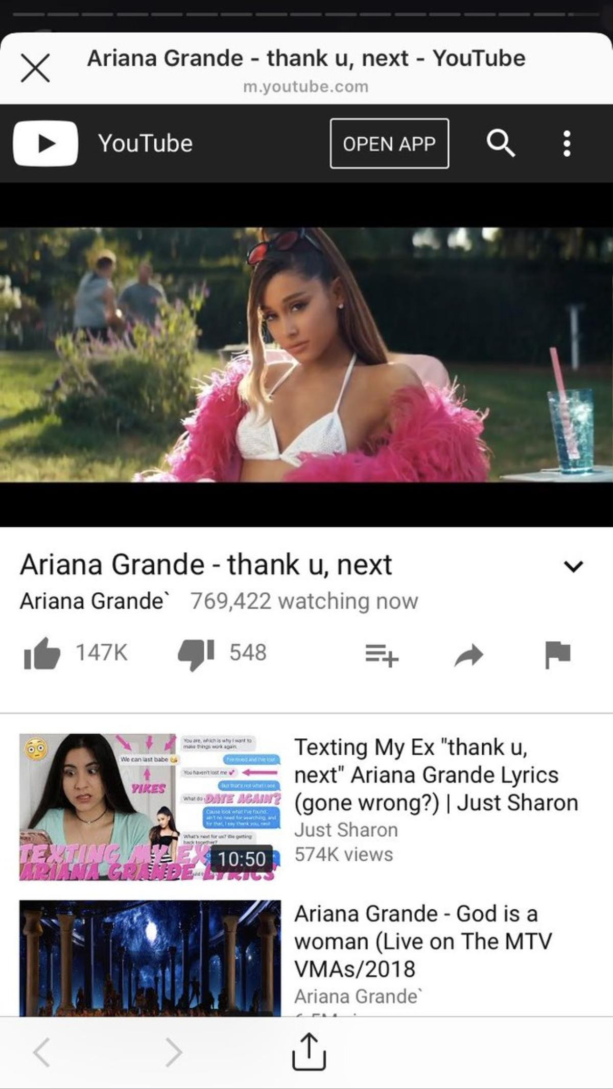 Tung MV mới, Ariana Grande lập được kỉ lục chưa từng có trên YouTube Ảnh 1