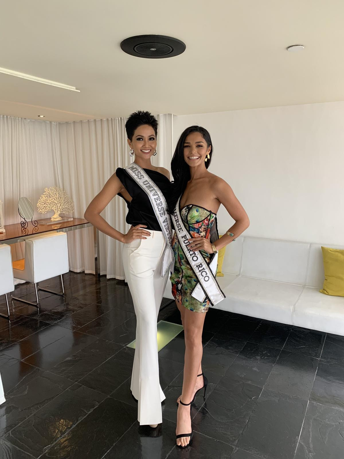 H’Hen Niê tiết lộ ngày đầu tiên đã chiếm trọn spotlight Miss Universe 2018 vì… thay quá nhiều quần áo Ảnh 2