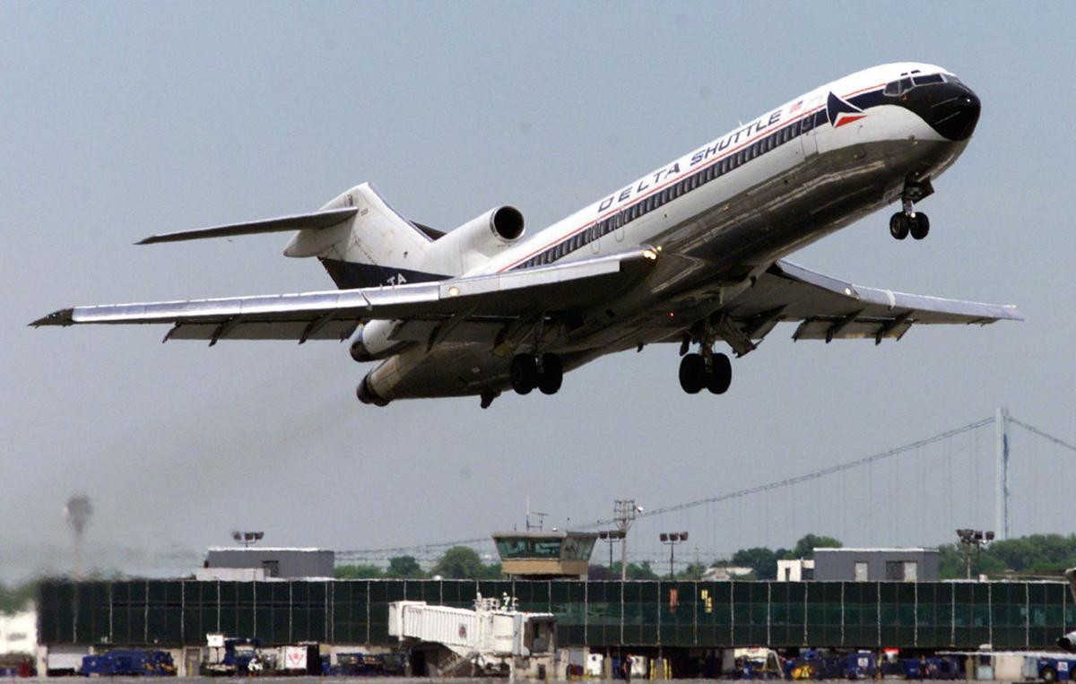 Hành trình kì thú của dòng máy bay bán chạy nhất mọi thời đại Boeing 737 Ảnh 1