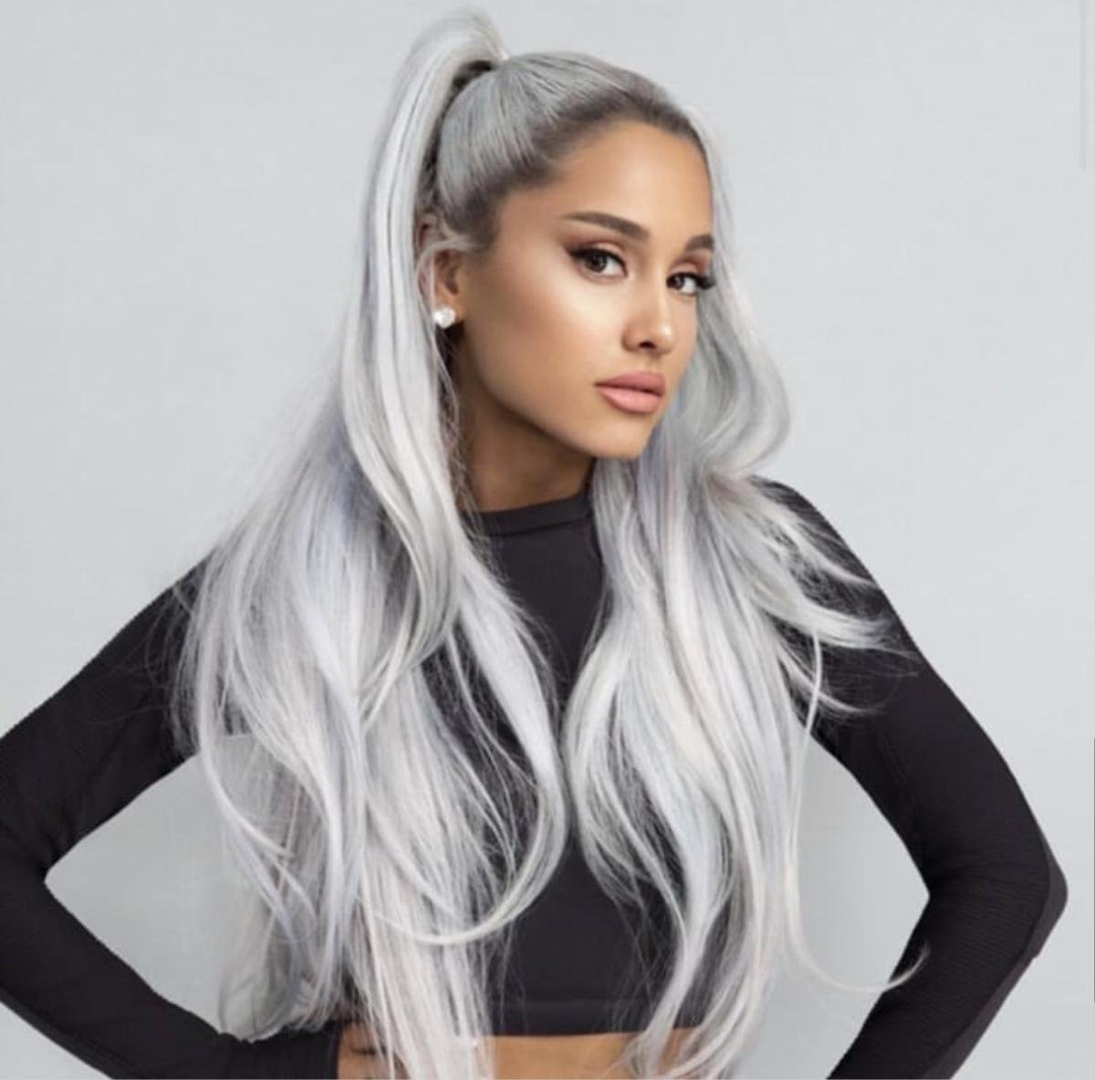 Vô duyên vô cớ, Ariana Grande ra MV mới nhưng Mariah Carey lại là người bị 'gọi hồn' khắp nơi Ảnh 3