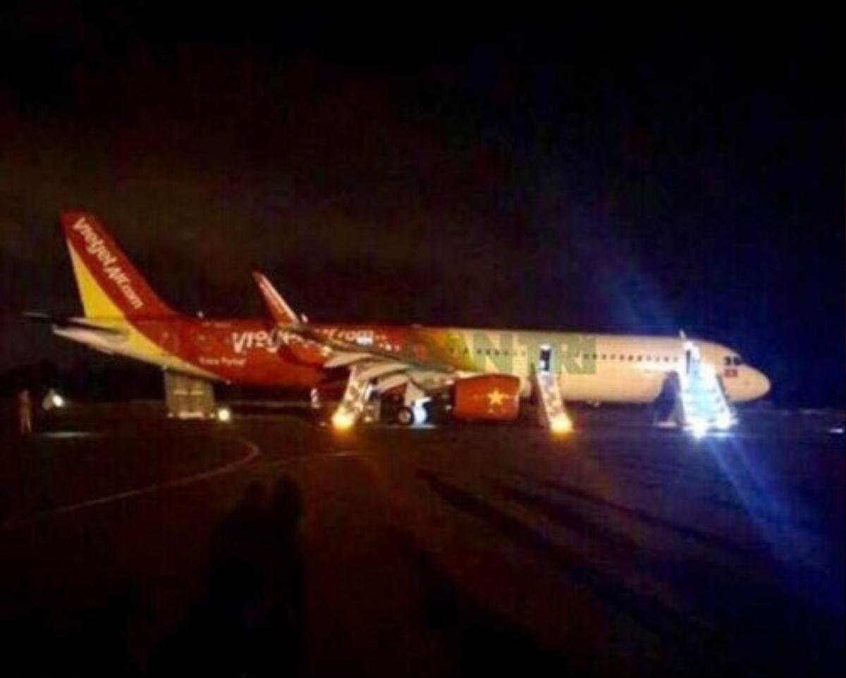 Vụ máy bay VietJet gặp sự cố tại nghiêm trọng khi tiếp đất: Đình chỉ tổ bay để điều tra Ảnh 1