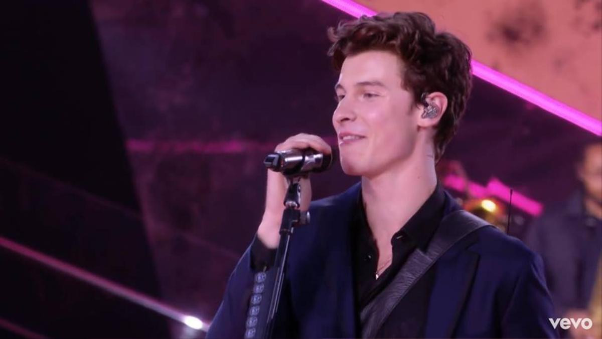 Ngắm 'nam thần' Shawn Mendes mòn mắt, thêm dàn Victoria's Secret phụ hoạ: con dân sao chịu thấu? Ảnh 12