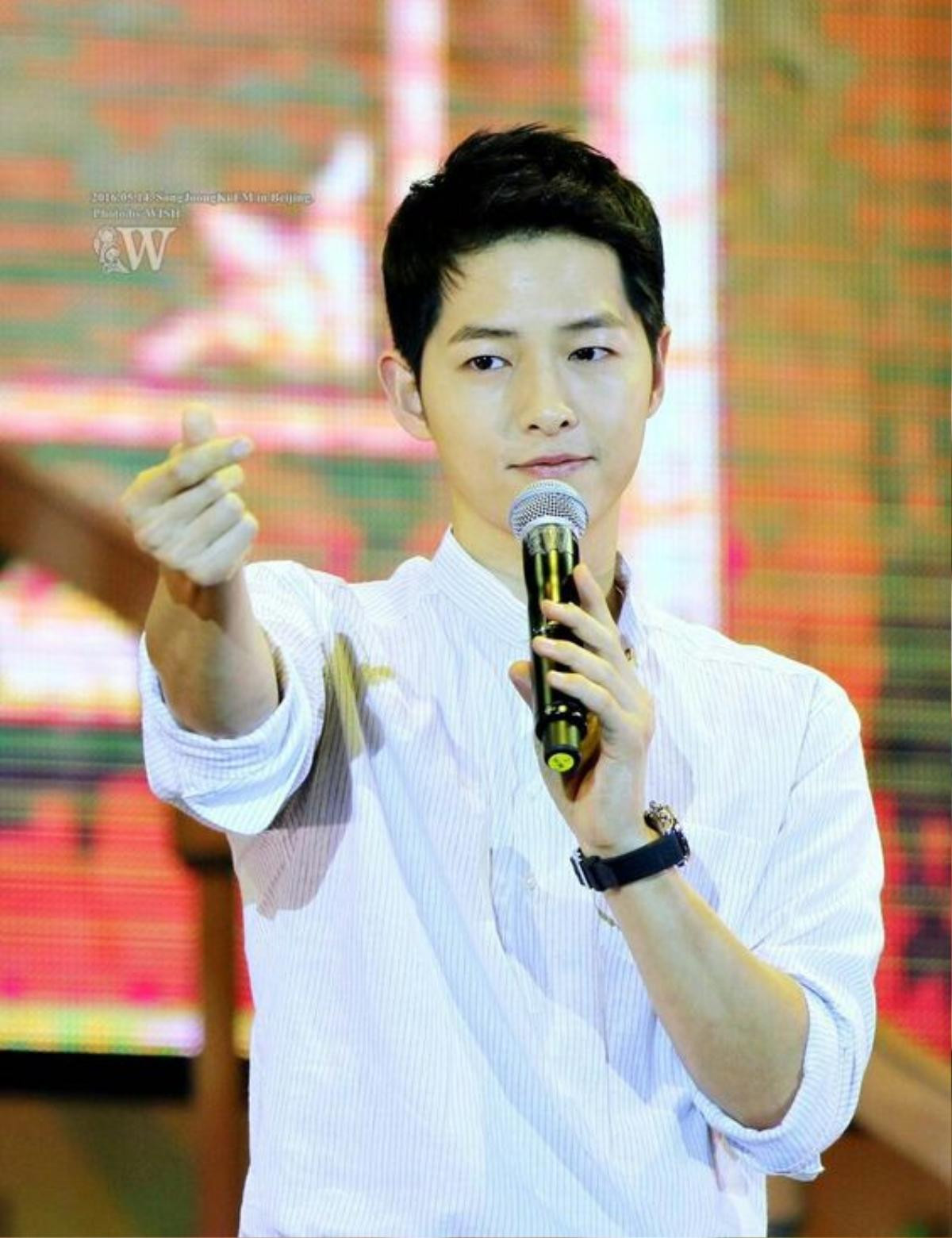 Song Joong Ki làm MC MAMA 2018 bên cạnh Park Bo Gum và Jung Hae In - IU đóng phim mới của hai chị em nhà Hong? Ảnh 1