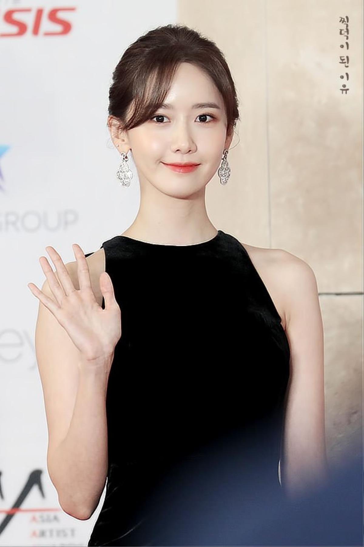 YoonA được so sánh với huyền thoại Audrey Hepburn - Sooyoung (SNSD) 'dạy' bạn trai Jung Kyung Ho trên Instagram Ảnh 4