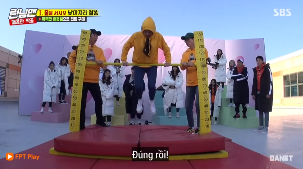 Running Man tập 428:  Kwangsoo đổ gục trước màn 'thả thính' quá ngọt của Nayeon (TWICE) Ảnh 9