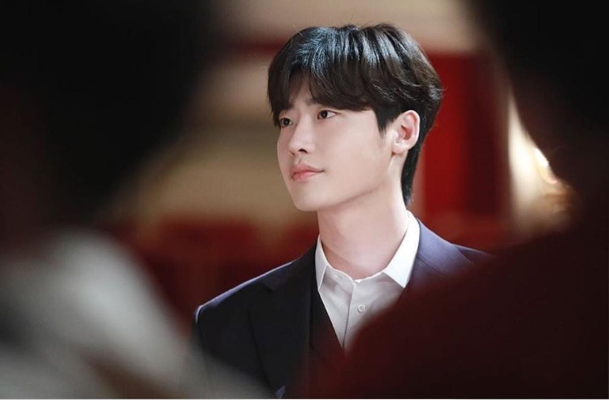 Chê nội dung phim 'Death Song' thiếu sót, Lee Jong Suk bị chỉ trích thô lỗ và kiêu ngạo Ảnh 4