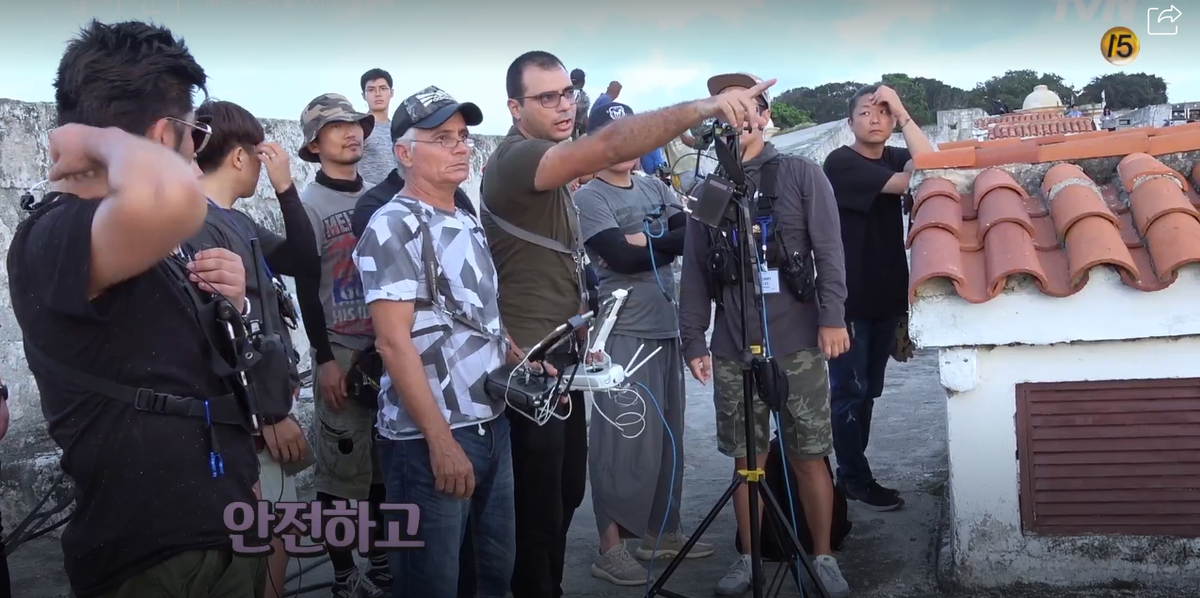 'Encounter' tung clip hậu trường ở Cuba: Park Bo Gum nghịch ngợm, Song Hye Kyo sang chảnh nhưng thân thiện Ảnh 9