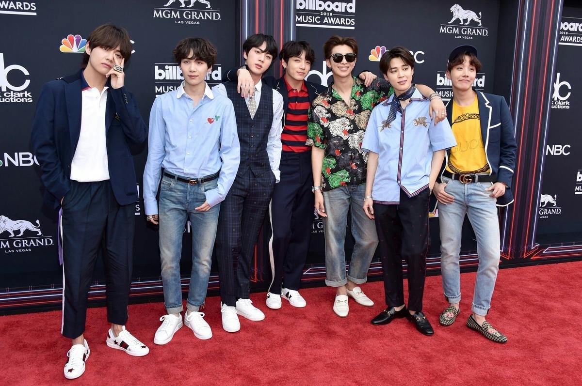 Billboard tổng kết xếp hạng album cuối năm: BTS vượt Ariana - Cardi B, một lần nữa làm nên lịch sử! Ảnh 1