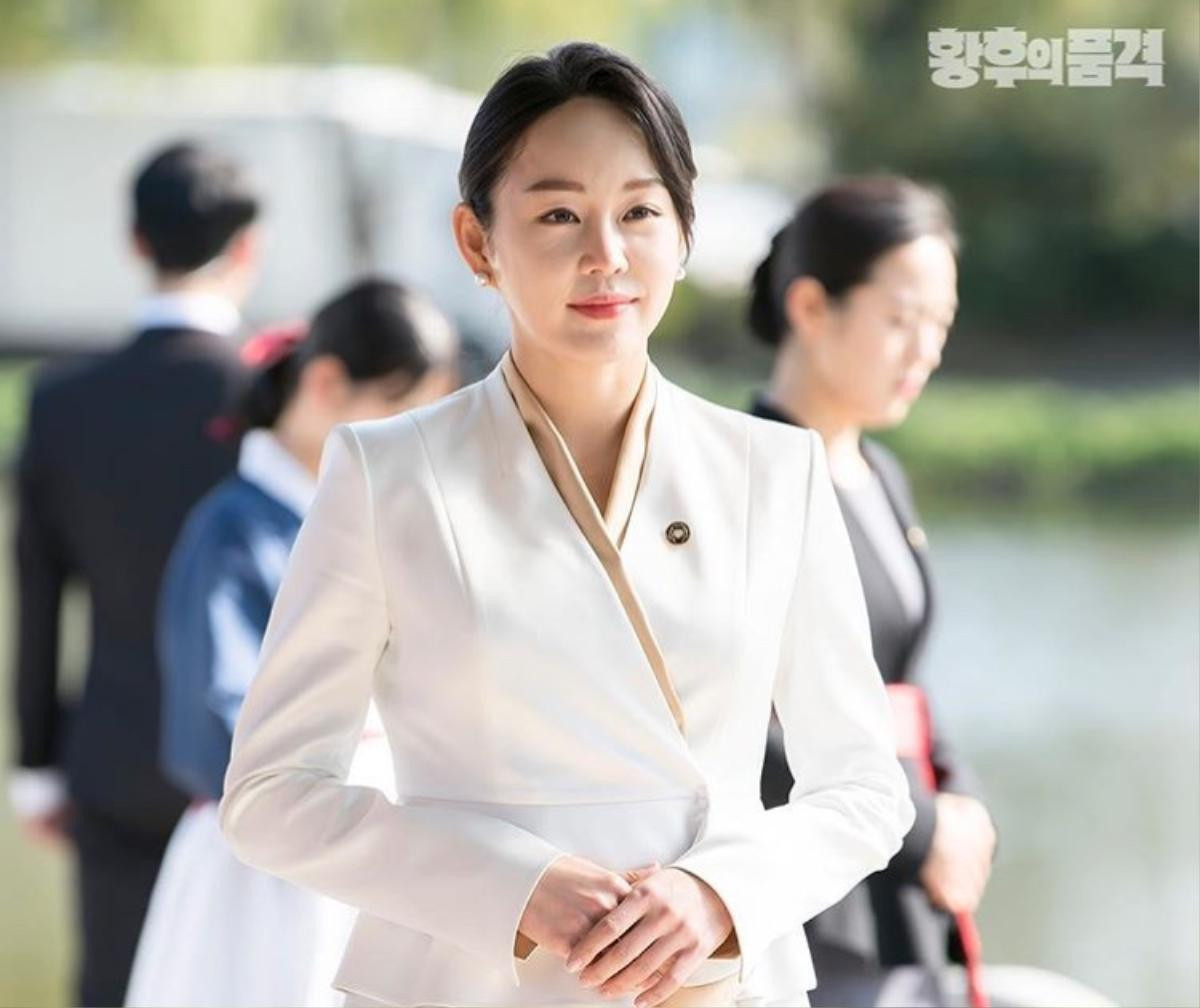 Hoàng hậu Jang Nara hoá thiên thần, trẻ xinh đến mức ngộp thở trong tập 5 'The Last Empress' Ảnh 12