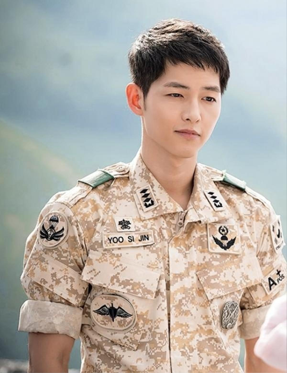 Dương Dương cắt tóc cho phim 'Bộ đội đặc chủng', Dịch Dương Thiên Tỉ và Song Joong Ki được gọi tên Ảnh 10