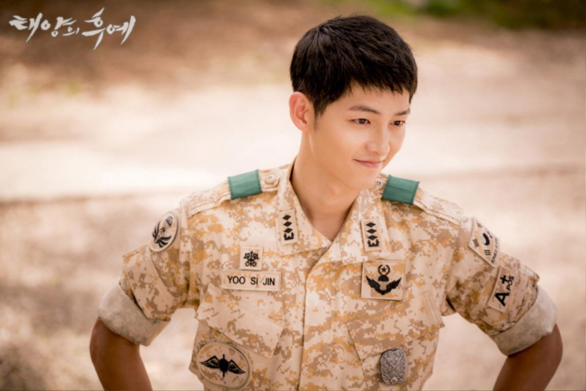 Dương Dương cắt tóc cho phim 'Bộ đội đặc chủng', Dịch Dương Thiên Tỉ và Song Joong Ki được gọi tên Ảnh 12