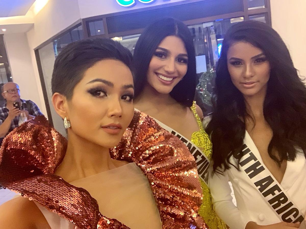 H'Hen Niê xứng danh 'giáo sư ngoại ngữ' tại Miss Universe 2018 khi dạy Hoa hậu Mỹ hát cả… tiếng Ê Đê Ảnh 3