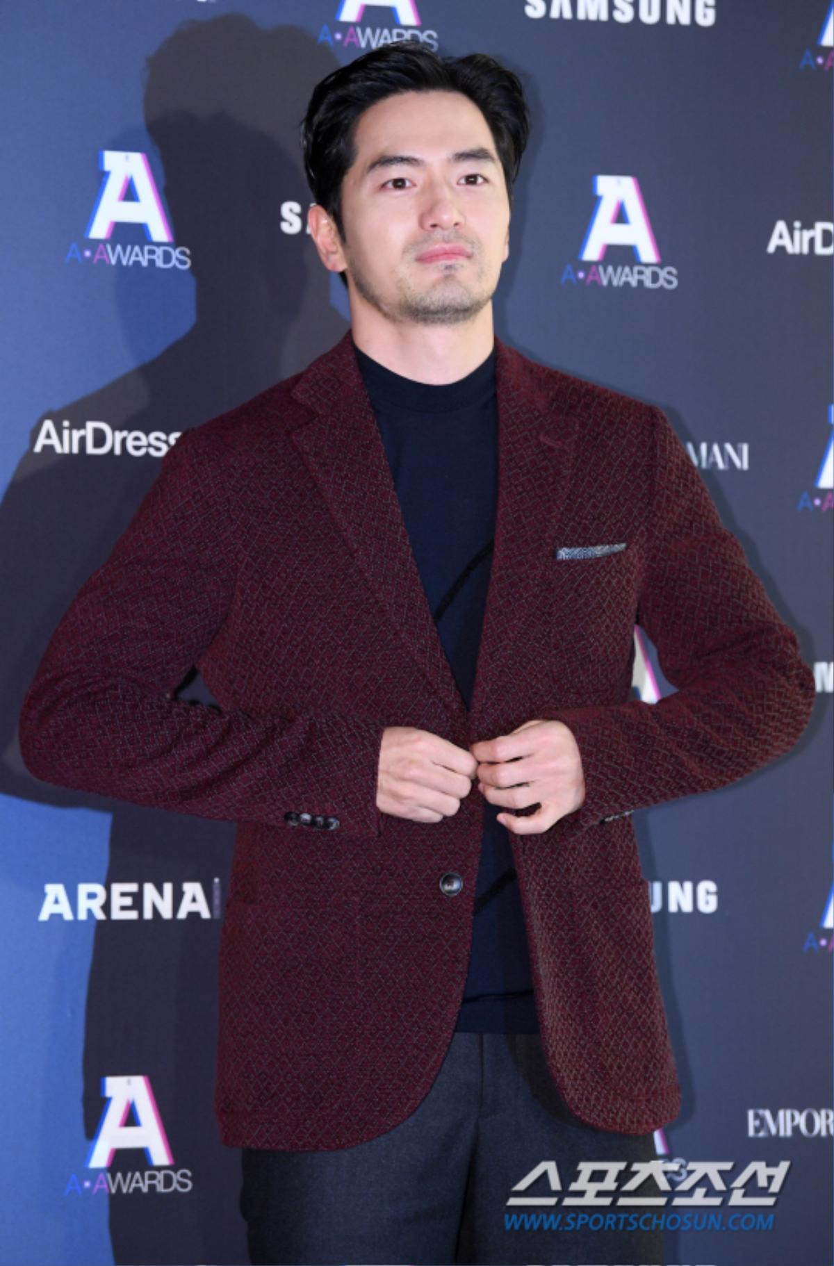 Lễ trao giải 'A-Awards 2018': Song Seung Heon - Lee Jin Wook cuốn hút khiến iKON trở nên 'nữ tính' Ảnh 7