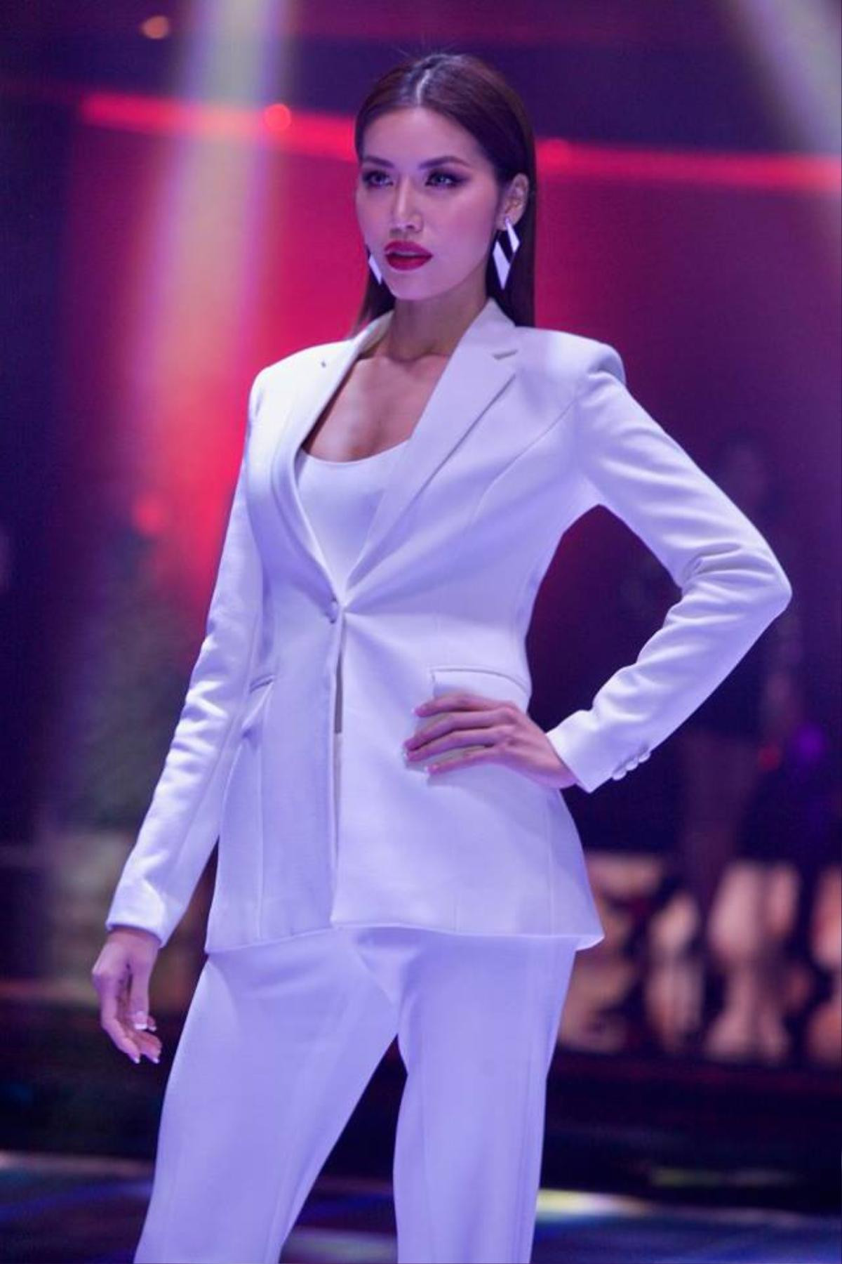 Trước chung kết Miss Supranational 2018, nhìn lại hành trình thời trang khiến fan Việt tự hào của Minh Tú Ảnh 9