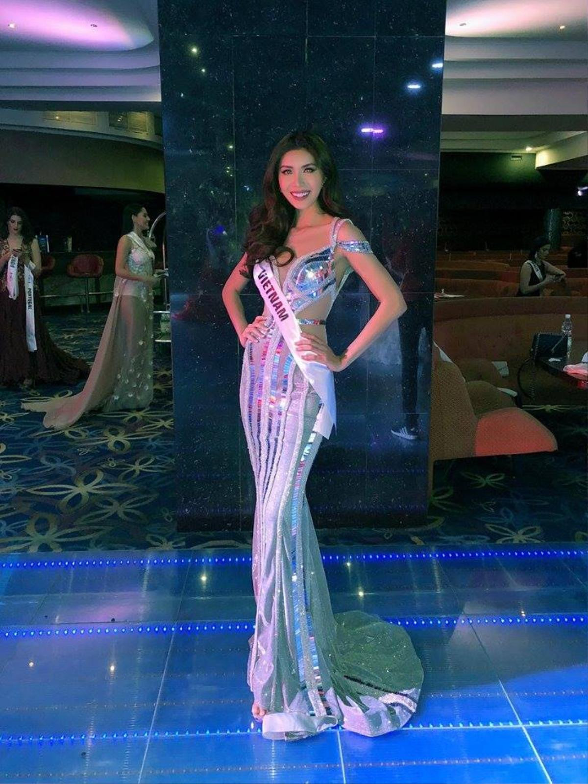 Trước chung kết Miss Supranational 2018, nhìn lại hành trình thời trang khiến fan Việt tự hào của Minh Tú Ảnh 8